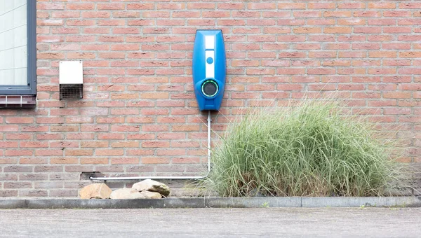 Área Carregamento Estacionamento Veículos Elétricos Carregue Seu Veículo — Fotografia de Stock