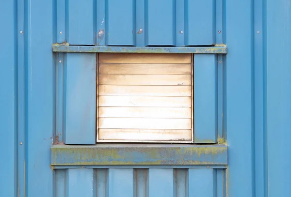 Oude Luchtschacht Een Verlaten Gebouw Verroest Een Behoefte Aan Onderhoud — Stockfoto