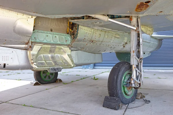 Vieja Rueda Plana Negra Avión Combate Enfoque Selectivo — Foto de Stock