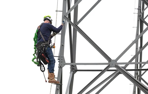 Eletricista Está Trabalhando Pólo Alta Tensão — Fotografia de Stock