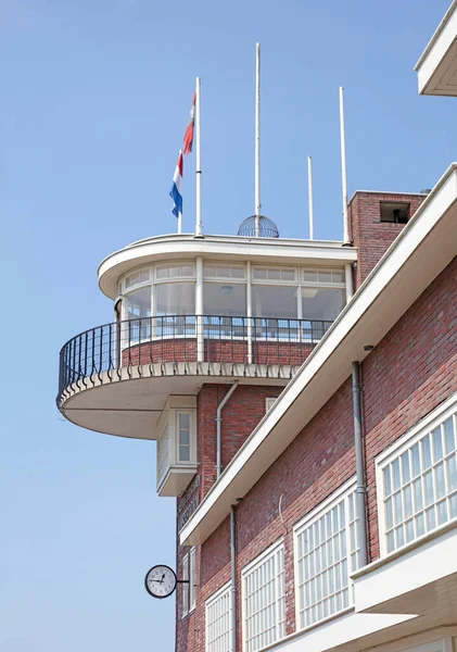 オランダ レリスタッド 2021年6月16日 飛行場飛行機博物館におけるスキポール旧ターミナルのレプリカ建築 — ストック写真