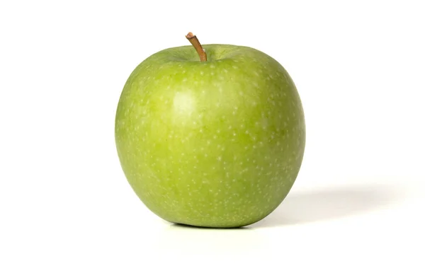Olgun Sulu Yeşil Elma Beyaz Üzerine Izole — Stok fotoğraf