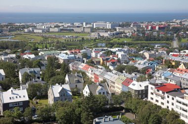 Reykjavik, İzlanda 'nın renkli başkenti, yaz mevsimi.