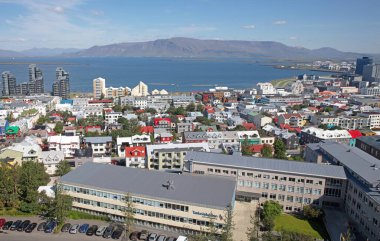 Reykjavik, İzlanda 'nın renkli başkenti, yaz mevsimi.