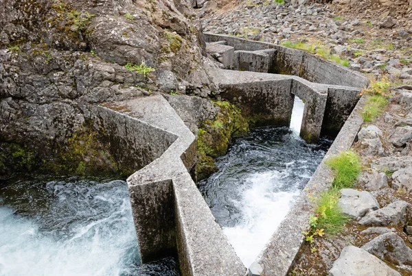 Visa Stor Betongstege Vid Ett Isländskt Vattenfall Glanni — Stockfoto