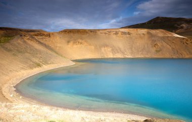 Viti krafla jeotermal alan yakın lake myvatn, İzlanda'nın kuzeydoğusunda yer alan bir turkuaz renkli güzel bir krater Gölü olan