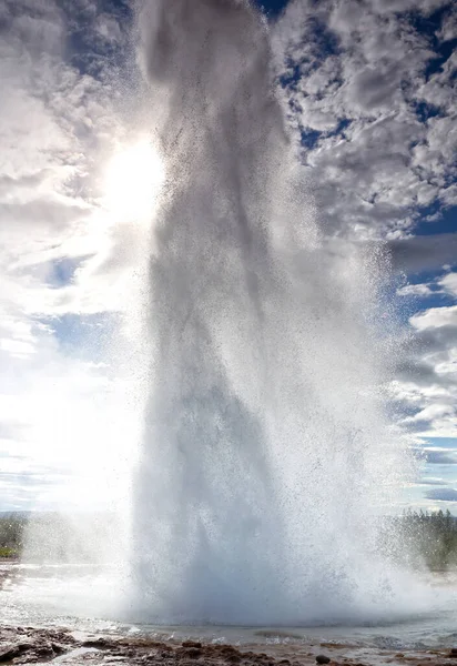 Eruption Strokkur Geyser Morning Sun Iceland — 스톡 사진