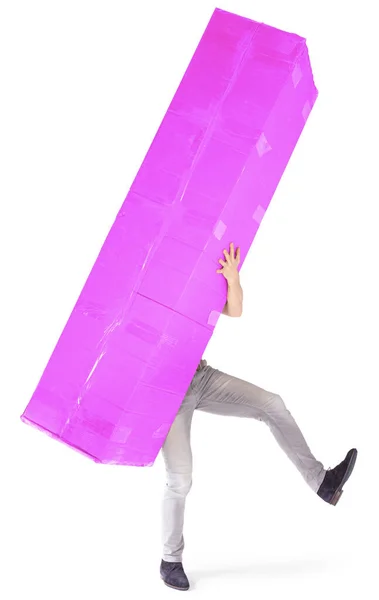 Homem Carregando Uma Caixa Papelão Rosa Grandes Dimensões Isolado Branco — Fotografia de Stock