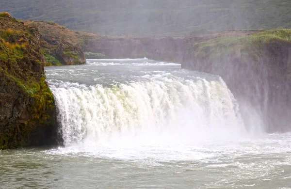 Godafoss Fall Gods Tylko Metrów Wysokości Ale Jeden Najsłynniejszych Najpiękniejszych — Zdjęcie stockowe