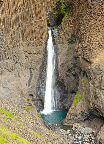 Litlanesfoss Uma Pequena Cachoeira Muito Bonita Islândia Esculpida Rochas Basalto — Fotografia de Stock