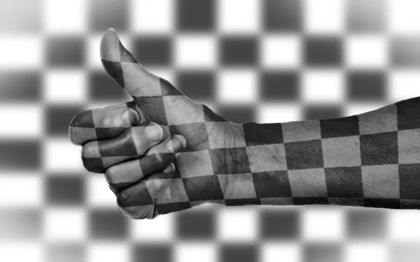 Стара жінка з артритом дає великий палець знак — стокове фото