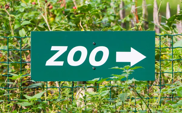 Green zoo' sign — Stock Photo, Image