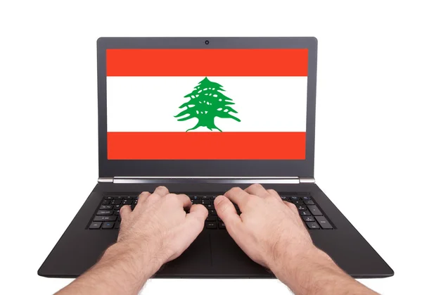 Ruce, pracovat na notebooku, Libanon — Stock fotografie
