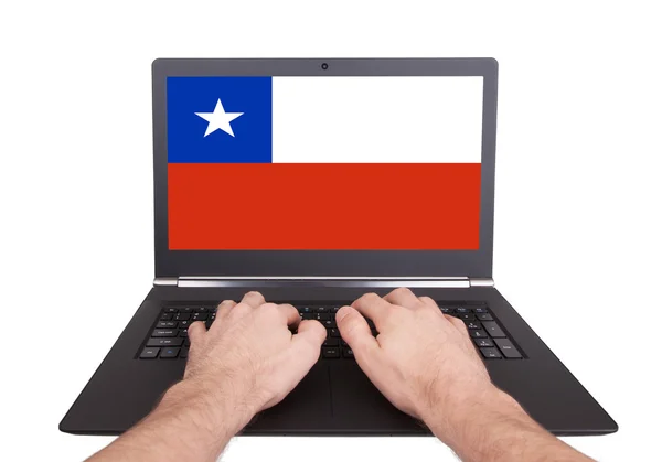 Handen bezig met laptop, Chili — Stockfoto