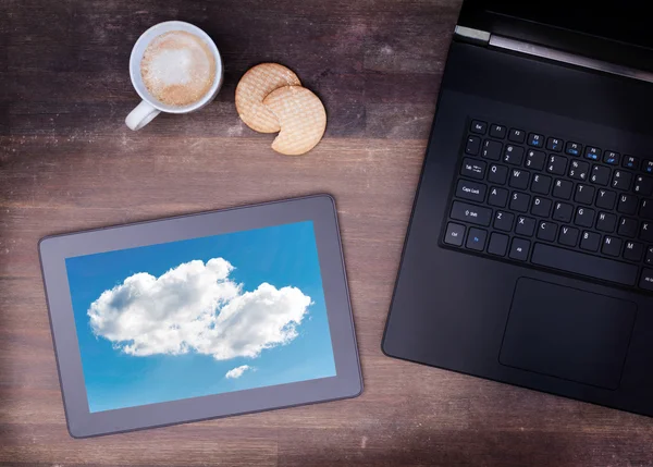 Cloud-computing connection on a digital tablet pc — Stock Photo, Image