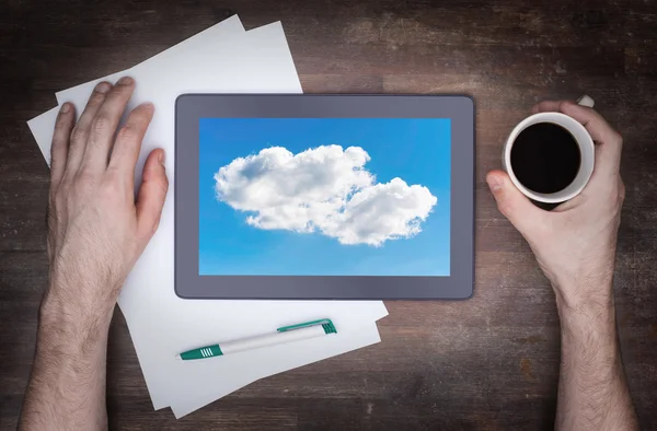 Cloud computing připojení na digitální počítače tablet pc — Stock fotografie