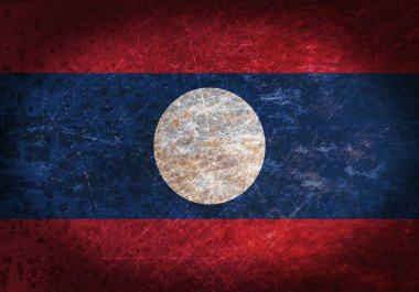 Eski paslı metal işareti bir bayrak ile