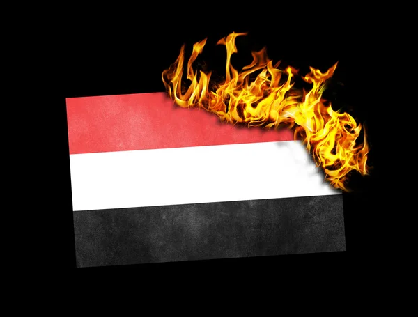 Brûlage du drapeau - Yémen — Photo