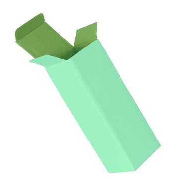 Beyaz zemin üzerine yeşil karton kutu