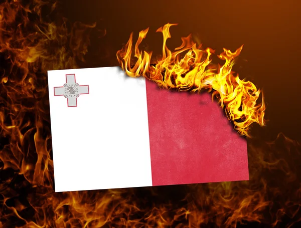 Brucia bandiera - Malta — Foto Stock