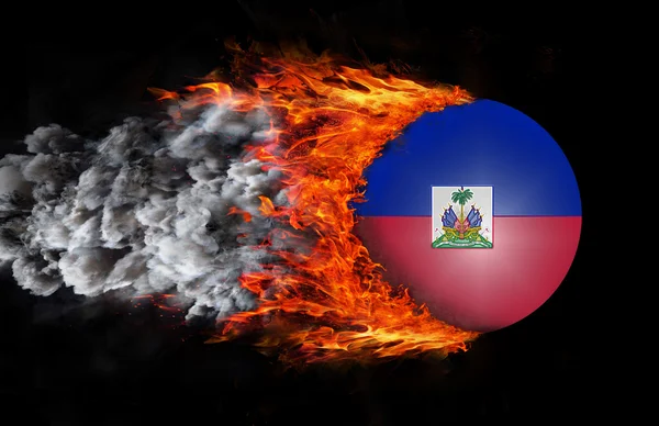 Flagge mit einer Spur von Feuer und Rauch - haiti — Stockfoto