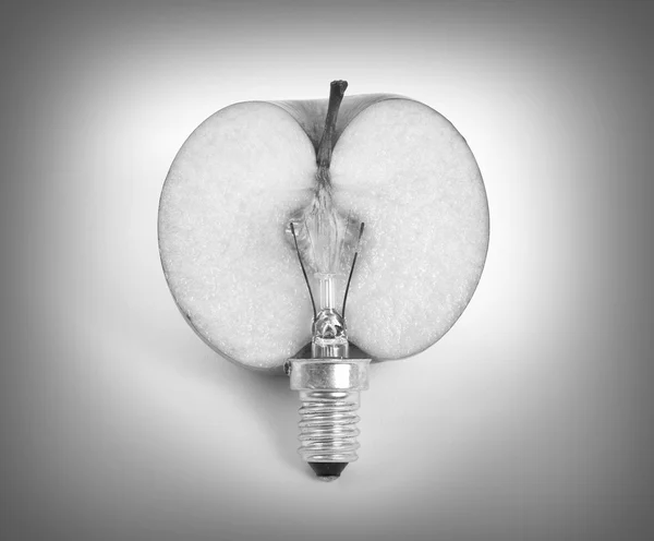 Apple glödlampa, begreppet grön energi — Stockfoto