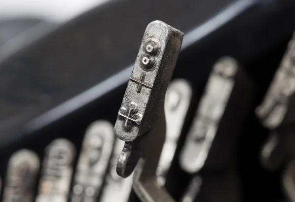 Hammer hinzufügen - alte manuelle Schreibmaschine — Stockfoto