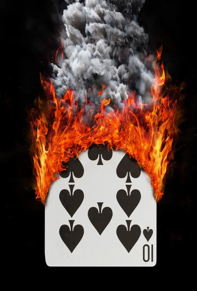 Spelkort med eld och rök — Stockfoto