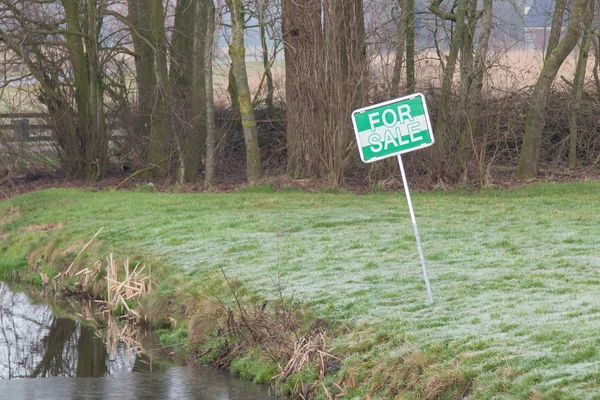 Dům nebo pozemek k prodeji — Stock fotografie