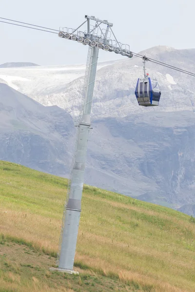 Cabine de cabo de elevação de esqui ou carro — Fotografia de Stock