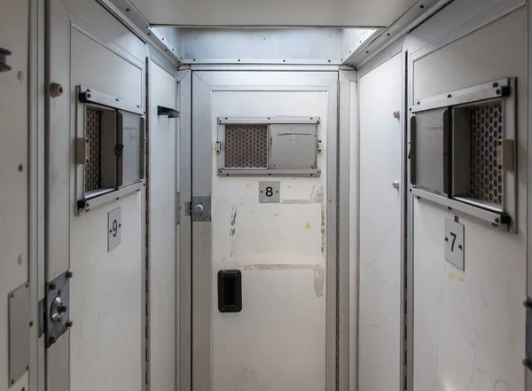 În interiorul unui autobuz mare folosit de poliție — Fotografie, imagine de stoc