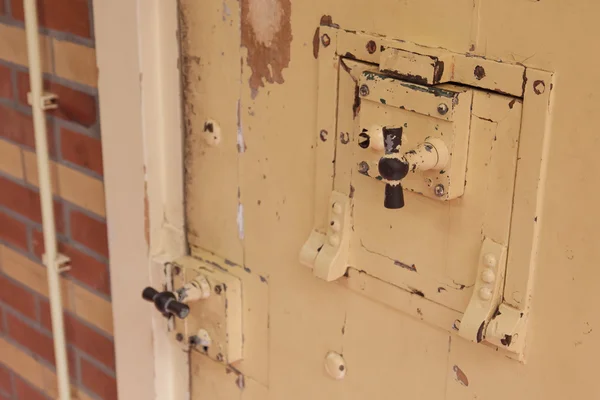 Παλιά κλειδαριά σε μια φυλακή — Φωτογραφία Αρχείου