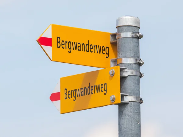 Bergwanderweg sign in the mountains, navigation for hikers — Stock Photo, Image