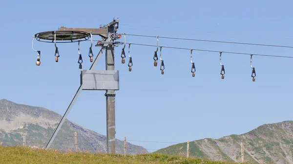 Alpes cowbell em um skilift — Fotografia de Stock