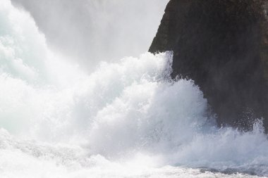 İçinde Schaffhausen, Switze Avrupa'nın en büyük şelaleler için görüntüleyin
