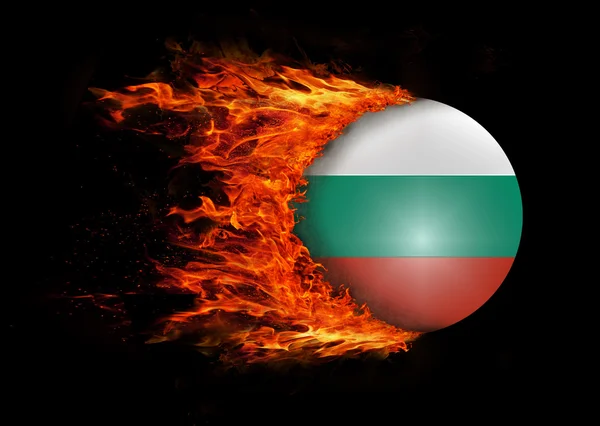 Drapeau avec une traînée de feu - Bulgarie — Photo