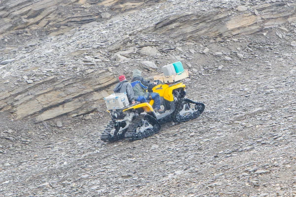 Large heavy snowmobile — Stock Photo, Image