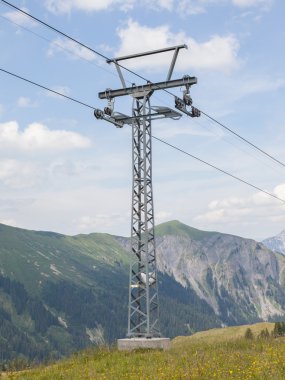 Pole bir teleferik