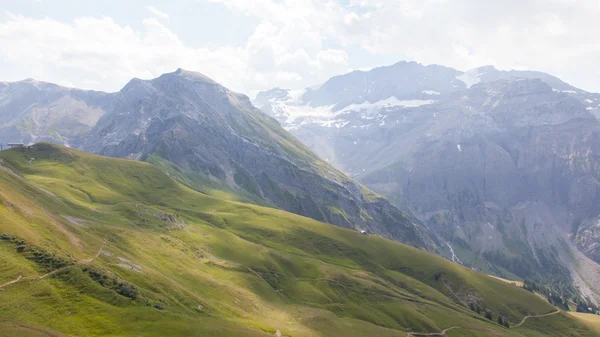 Typical view of the Swiss alps — Stock Photo, Image