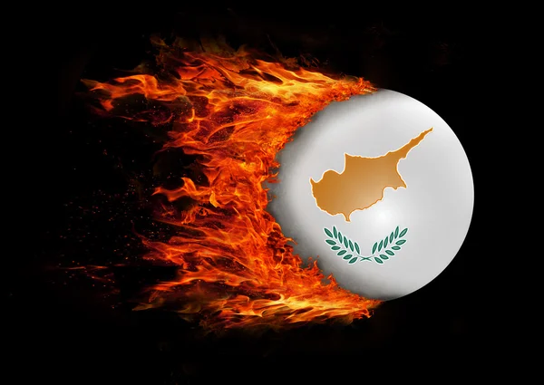 Flagge mit einer Spur des Feuers - Zypern — Stockfoto