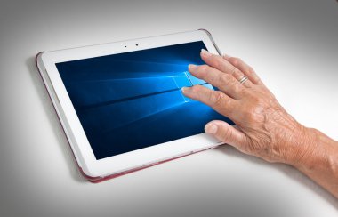 Heerenveen, Hollanda, 6 Haziran 2015: Rüzgar Tablet bilgisayar