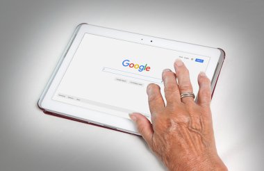 Heerenveen, Hollanda - 6 Haziran 2015: Google bir Amerikan mu olduğunu