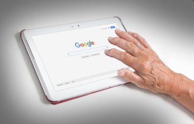 Heerenveen, Hollanda - 6 Haziran 2015: Google bir Amerikan mu olduğunu