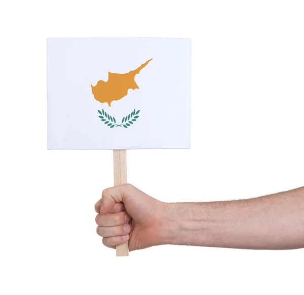 Hand hält kleine Karte - Flagge Zyperns — Stockfoto