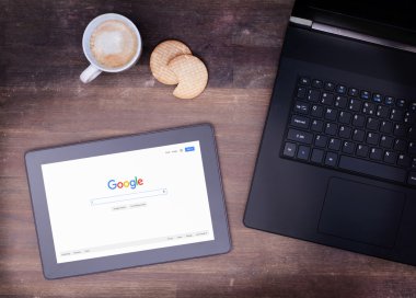Heerenveen, Hollanda - 6 Haziran 2015: Google bir Amerikan mu olduğunu