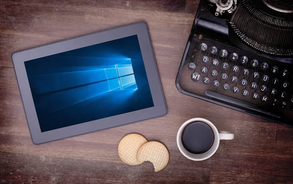 HEERENVEEN, NETHERLANDS, June 6, 2015: Tablet computer with Wind — Stock Photo, Image