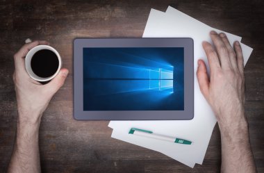 Heerenveen, Hollanda, 6 Haziran 2015: Rüzgar Tablet bilgisayar