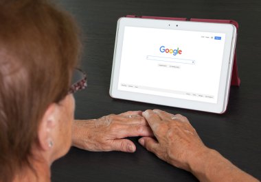 Heerenveen, Hollanda - 6 Haziran 2015: Google bir Amerikan mu olduğunu
