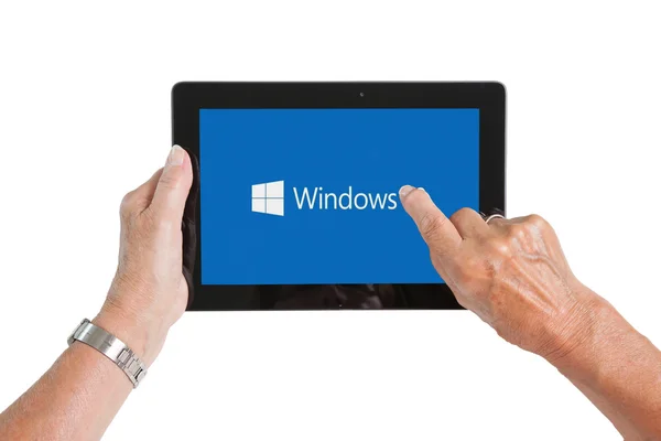 Heerenveen, Nederland, 6 juni 2015: Tablet PC met Wind — Stockfoto