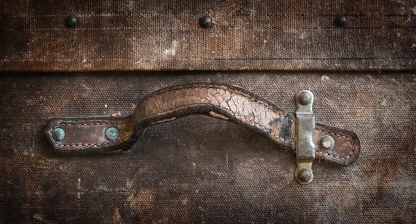 Ancienne poignée de coffre en toile close up — Photo